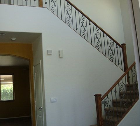 4th image of 320 S 172nd Dr