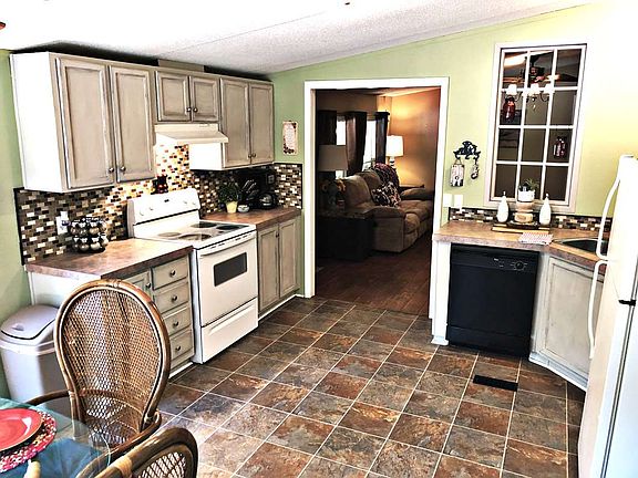 3rd image of 571 Praline Pl