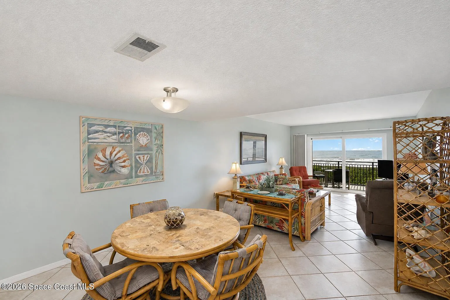 1 bed, 1.0 bath, 881 sqft, $2,350 — Photo 2