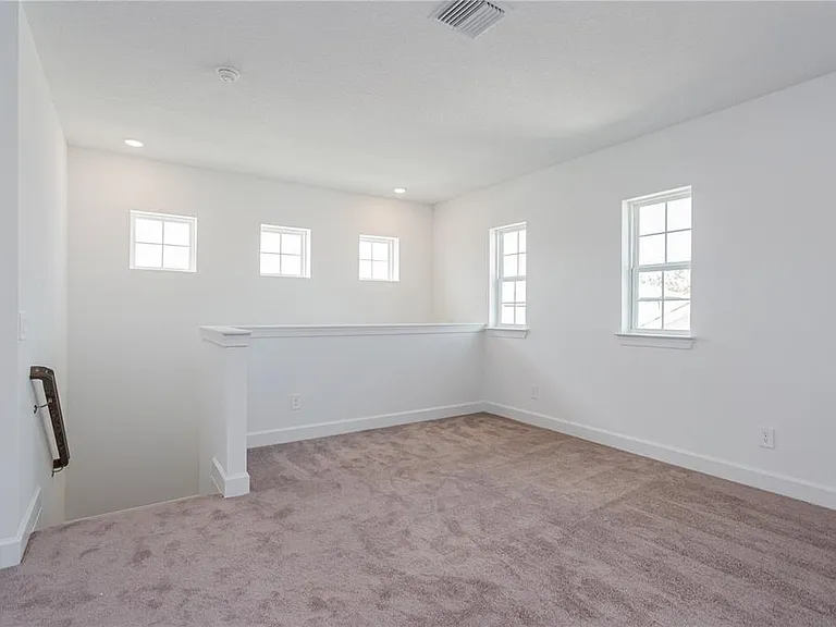 10176 Brocksport Cir — Photo 46