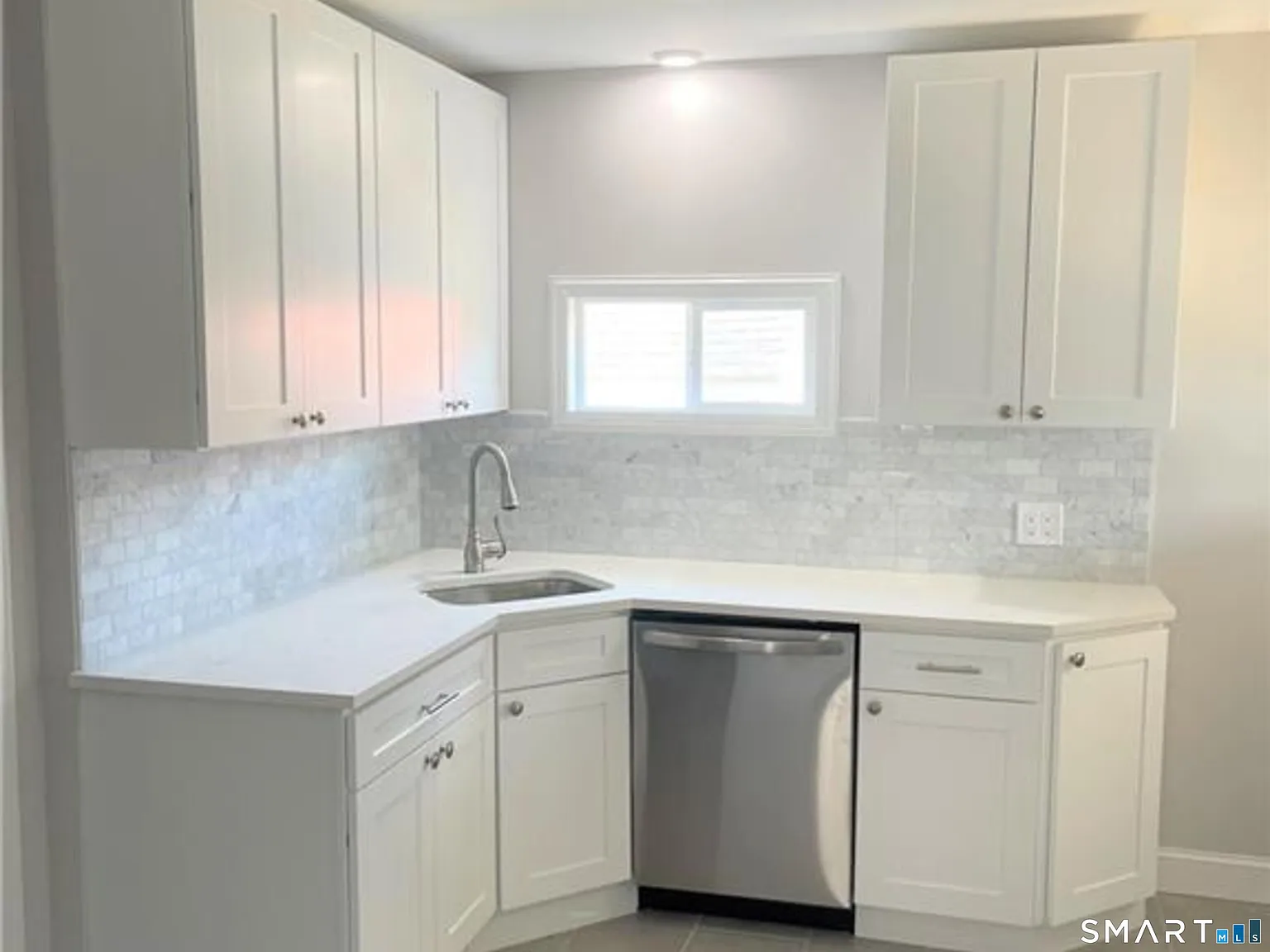 2 bed, 1.5 bath, 1212 sqft, $2,585 — Photo 2
