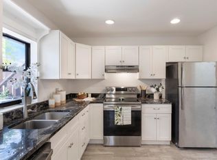 1913 Abbey Rd, West Palm Beach, FL 33415