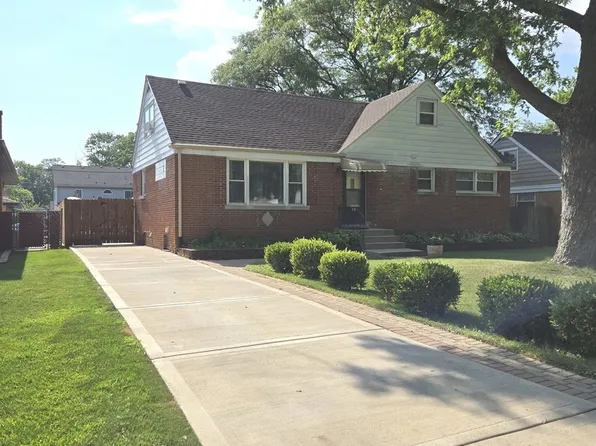 452 S Walnut St, Bensenville, IL 60106