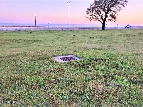 2nd image of 1550 Beach Blvd