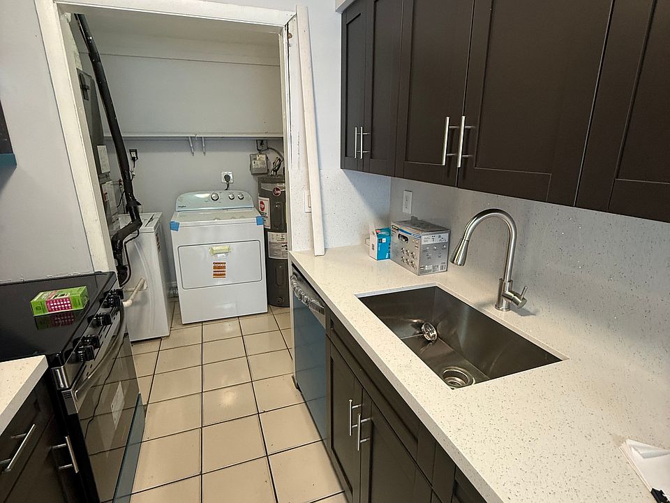1st image of 930 SW 16th St #930