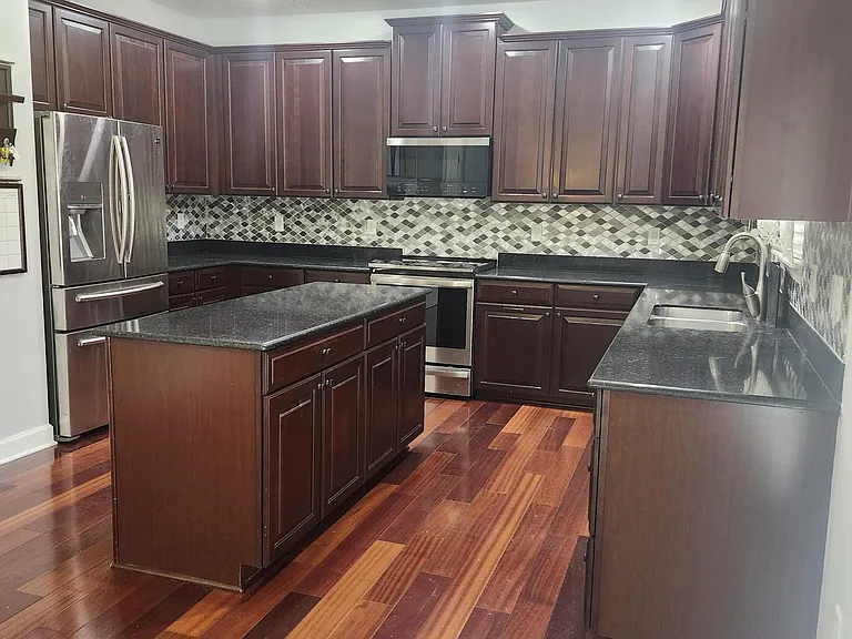 201 Edgeford Ct — Photo 15