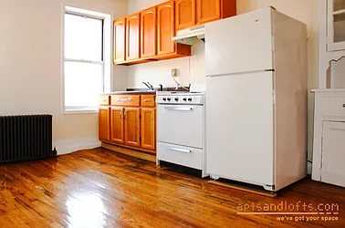 Rented by aptsandlofts.com