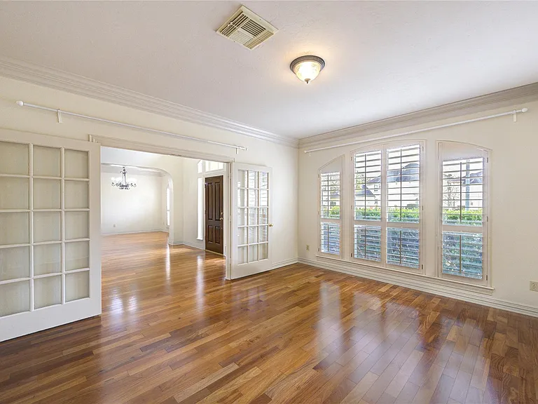 1502 Ashbury Park Ln — Photo 12