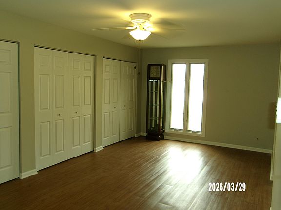 5th image of 405 Old Stone Rd Unit E-2