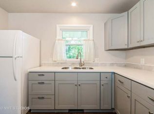518-522 Moore Ave #3, Saint Charles, IL 60174