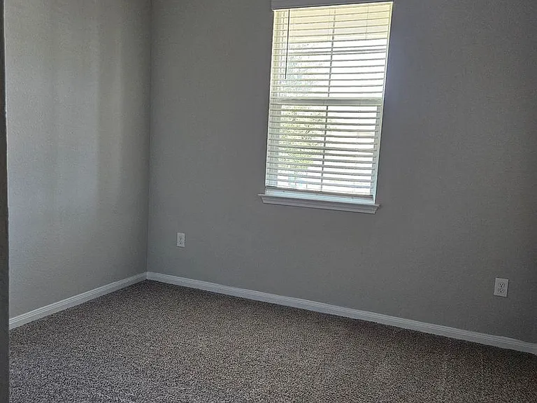 110 Marimoor Dr — Photo 37