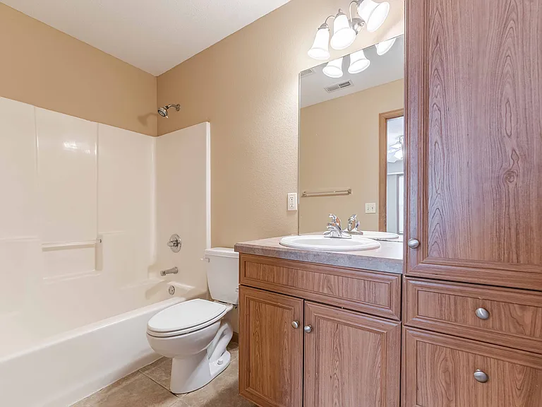 Oakwood Heights Townhomes — Photo 125