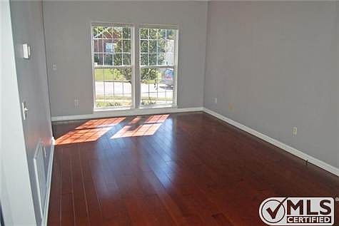 2nd image of 2421 Bayview Dr