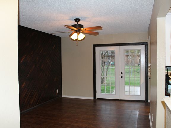 4th image of 911 Phillips Dr