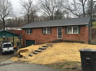 510 W Barbie Ct, Ashland, KY 41102