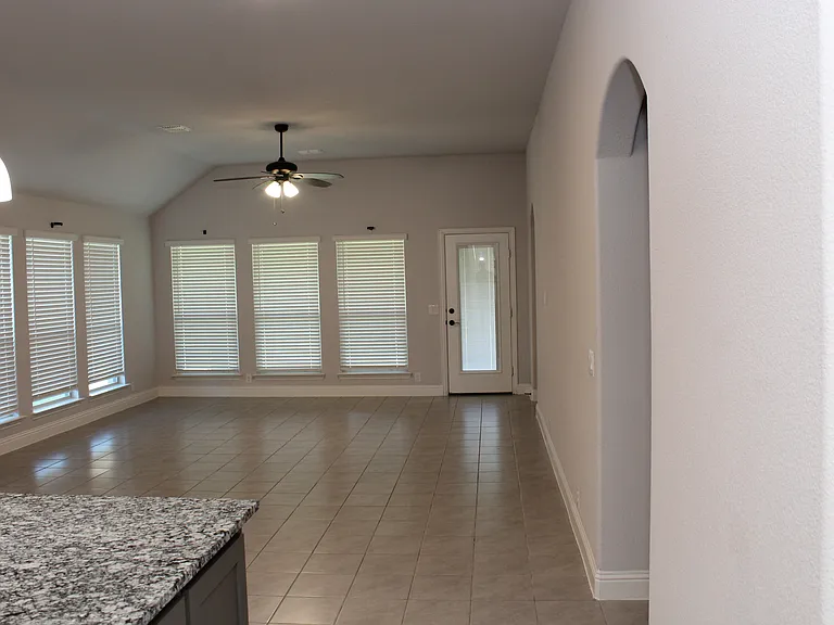 1221 Verheyden Dr — Photo 12