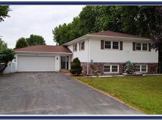 10430 E Joliet St, Saint John, IN 46373
