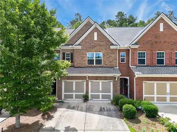 6050 Shiloh Woods Dr, Cumming, GA 30040