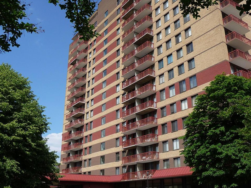 1st image of 801 N Pitt St APT 1705