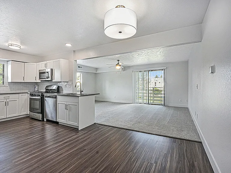 The Crossings Apartments — Photo 24