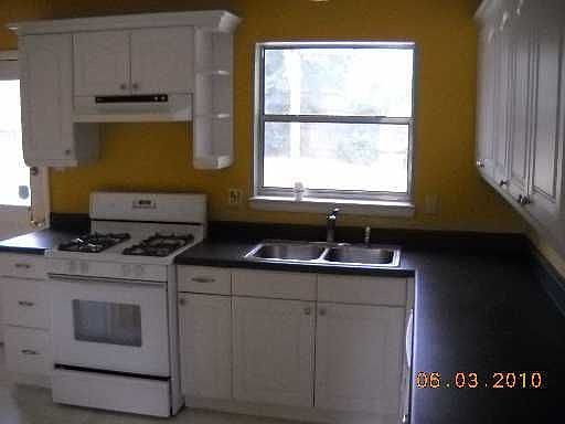 3rd image of 8616 Woodbrook Dr