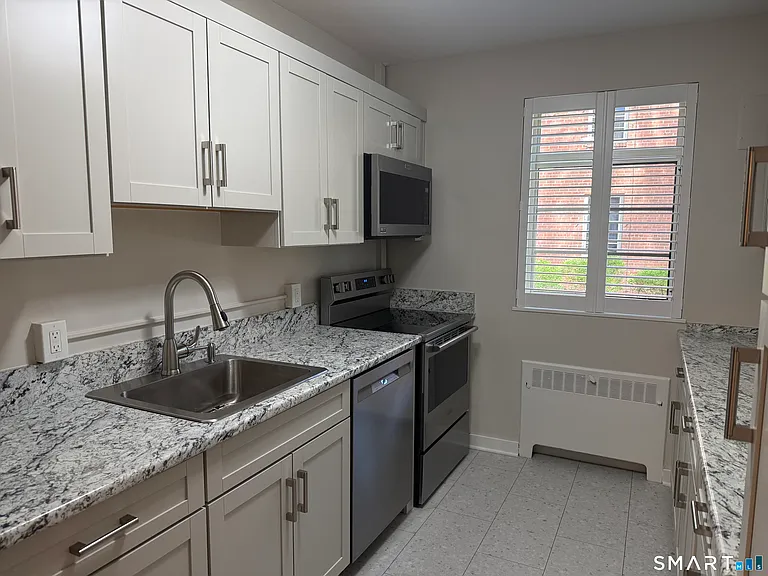 20 Outlook Ave #102 — Photo 1