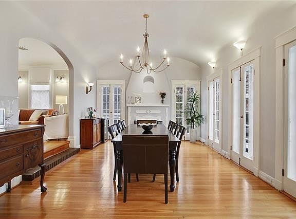5th image of 4018 Vincennes Pl