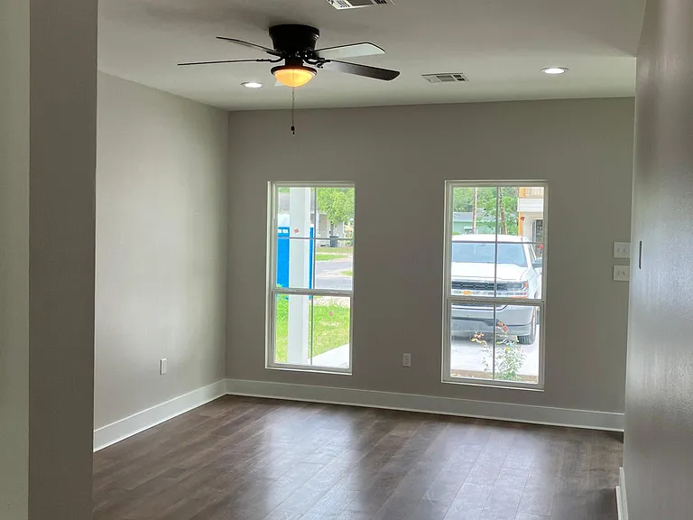 200 Evergreen Dr — Photo 11