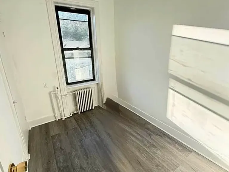17-34 Menahan St #3F — Photo 7
