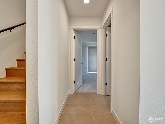 4th image of 18402 Corliss Ave Avenue #A