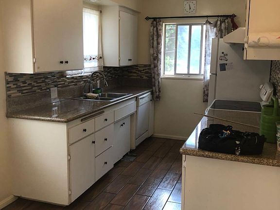 3rd image of 1715 Fair Oaks Ave