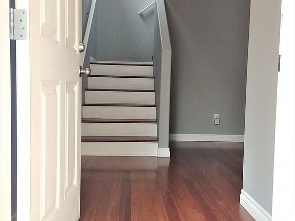 4th image of 7027 NE 56th St