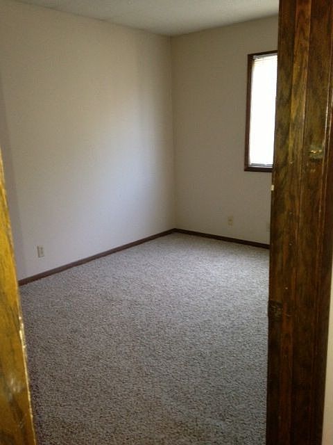 1st image of 1712 Lyn Curve Ave N