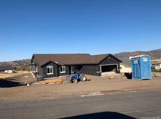 18201 Hambletonian Dr, Tehachapi, CA 93561