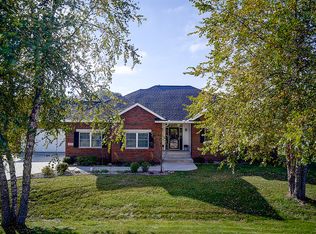 823 Woods Glen Ct, Deforest, WI 53532