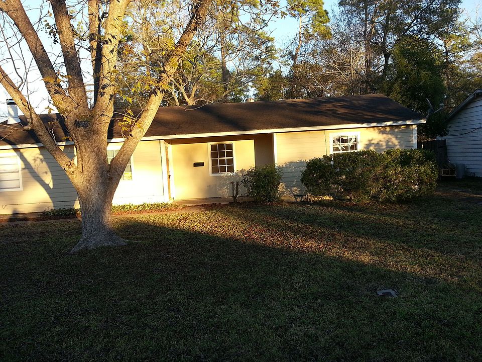 1st image of 225 Armstrong Dr