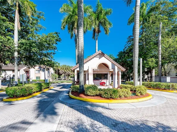 13910 SW 91st Ter #13910, Miami, FL 33186