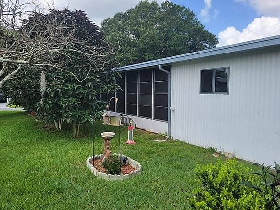 3rd image of 160 Tara Ln