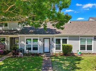 64 Hideaway Dr, Friendswood, TX 77546