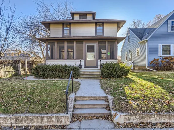 1352 Breda Ave, Saint Paul, MN 55108