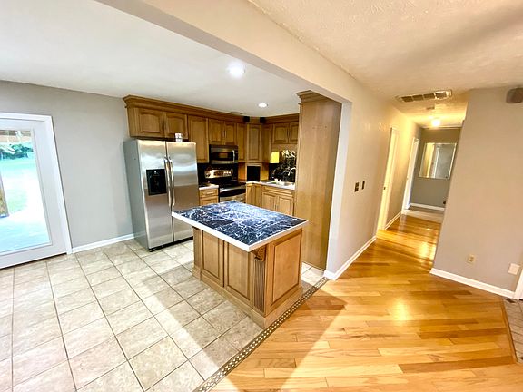 5th image of 6277 New Pines Dr
