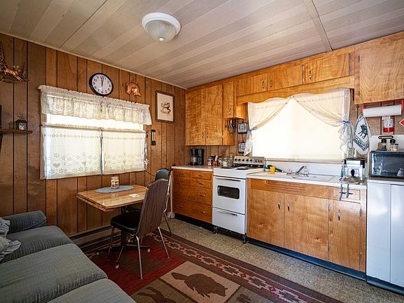 3rd image of 52036 Dorrance Meadow Rd