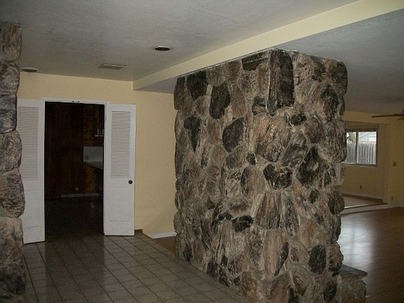 3rd image of 8033 N San Diego Way