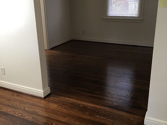 3rd image of 123 N Ivy Ave