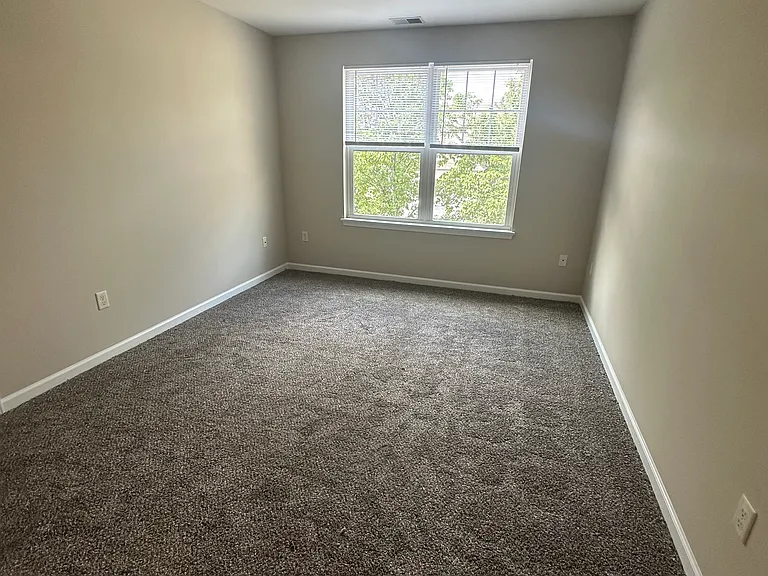 Dockside Village Apartments — Photo 58