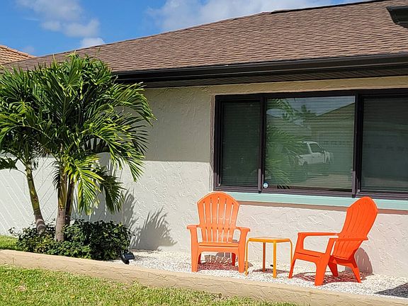 2nd image of 4418 SE 19th Pl