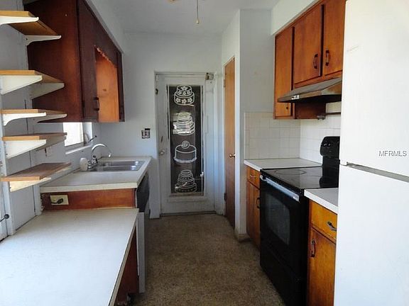 3rd image of 432 Tarpon Ave