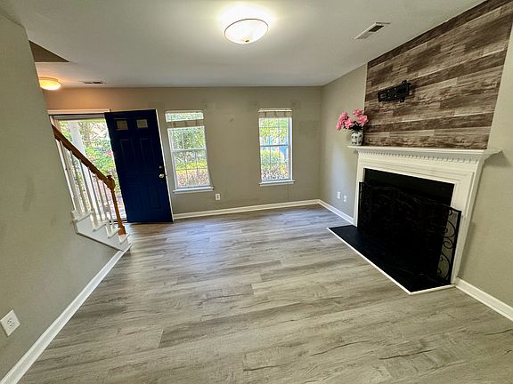 5th image of 304 Saint Thomas Dr