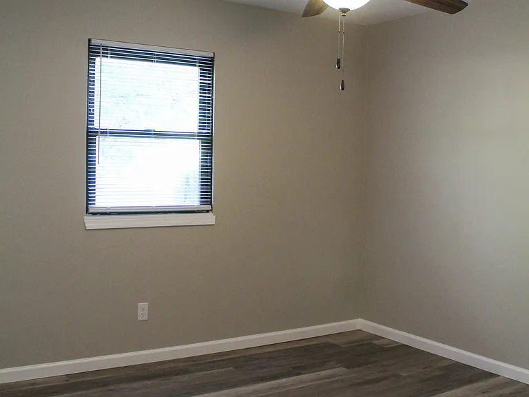 459 N Shiloh Ave — Photo 12