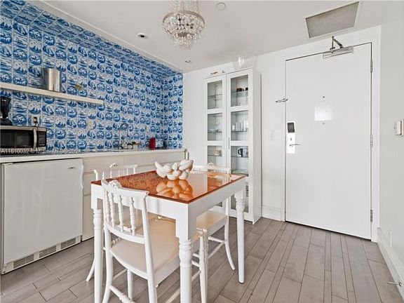 3rd image of 1100 West Ave #620